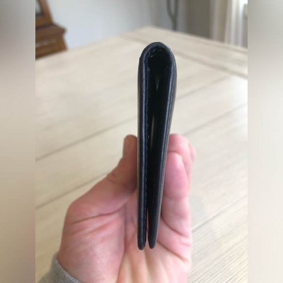 Vintage Coach Black Leather Slim Bi-Fold Wallet in Excellent Used Condition - Picture 4 of 7